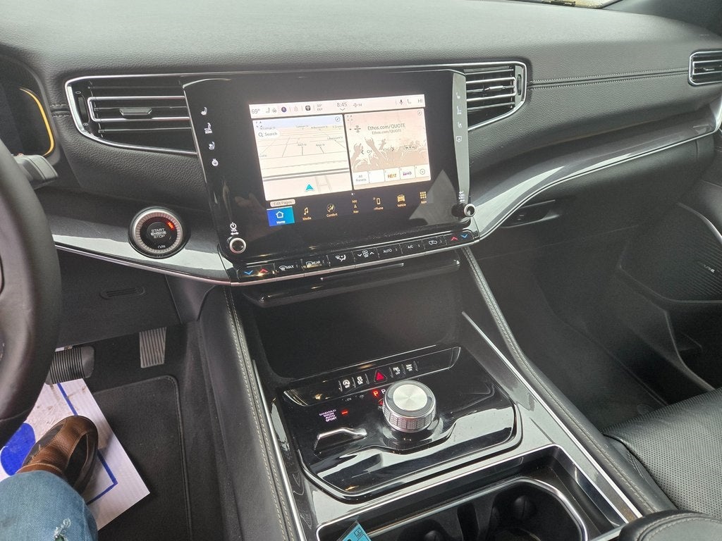 2023 Jeep Wagoneer Base