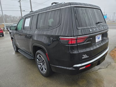 2023 Jeep Wagoneer Base