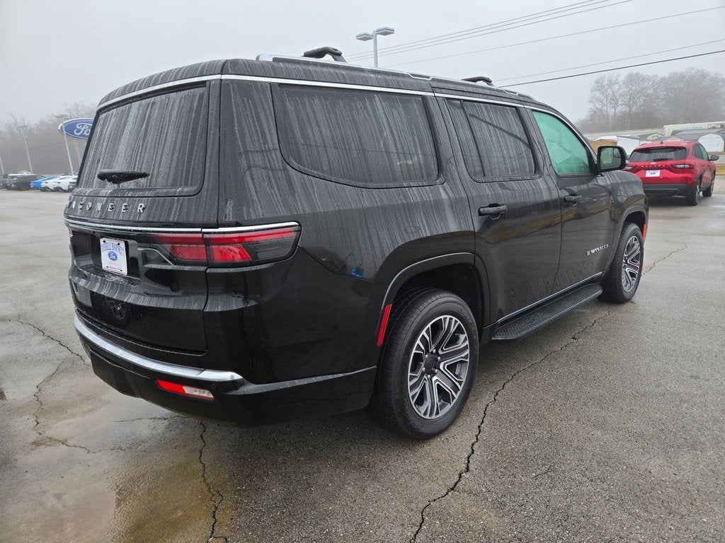 2023 Jeep Wagoneer Base