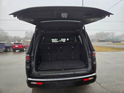 2023 Jeep Wagoneer Base