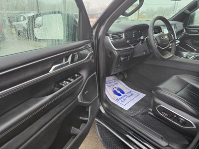 2023 Jeep Wagoneer Base