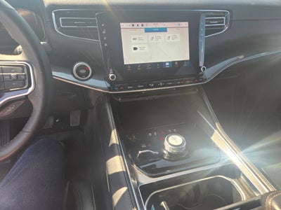 2023 Jeep Wagoneer Base