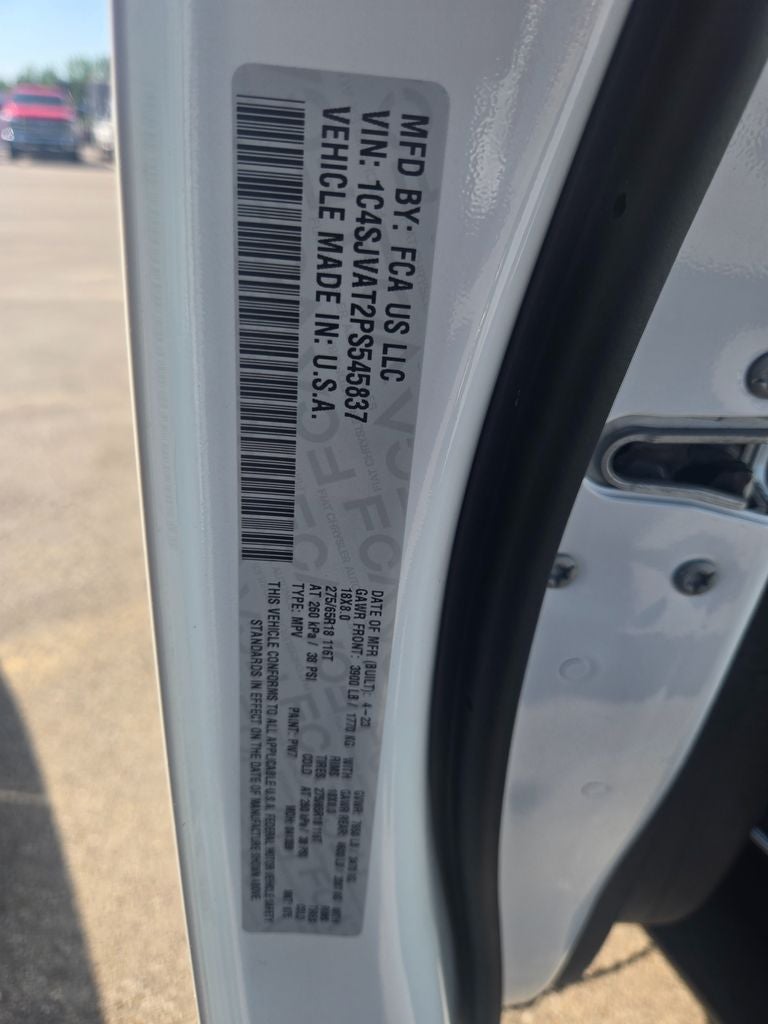 2023 Jeep Wagoneer Base