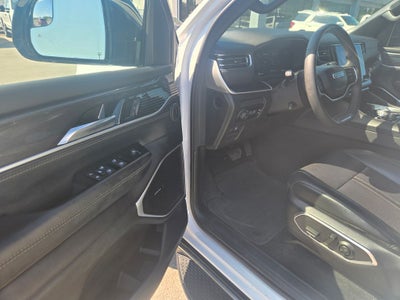 2023 Jeep Wagoneer Base