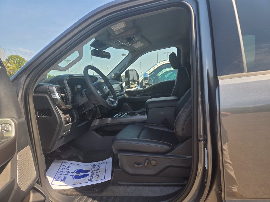 2027 Ford F-450SD Lariat DRW