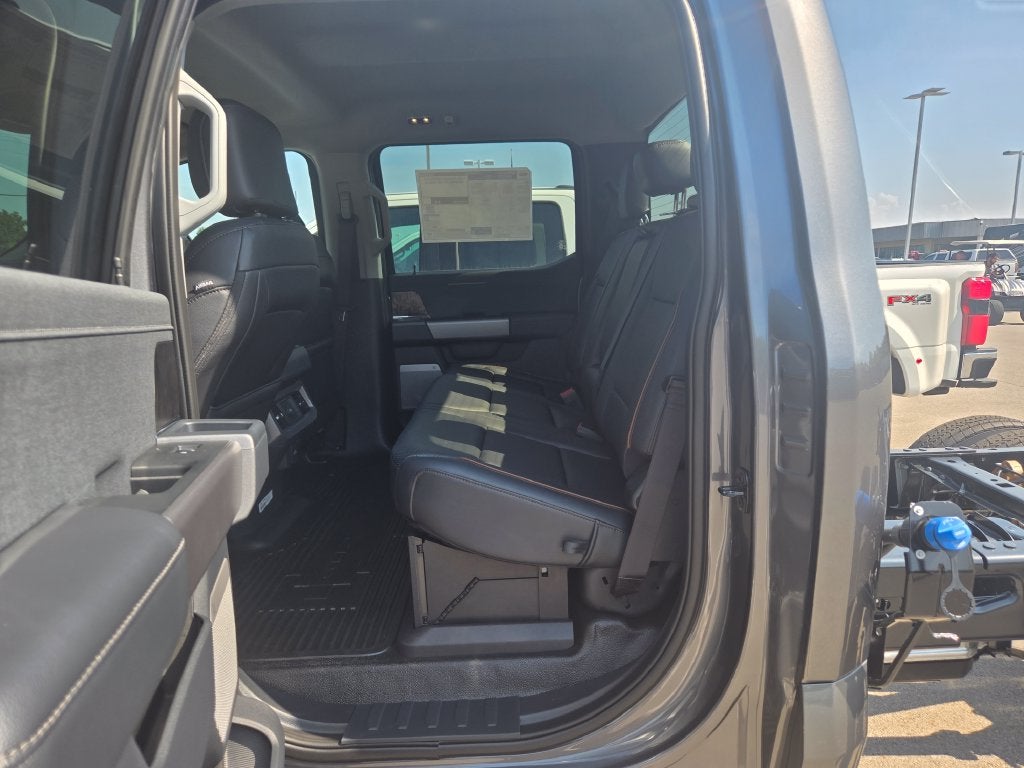 2027 Ford F-450SD Lariat DRW