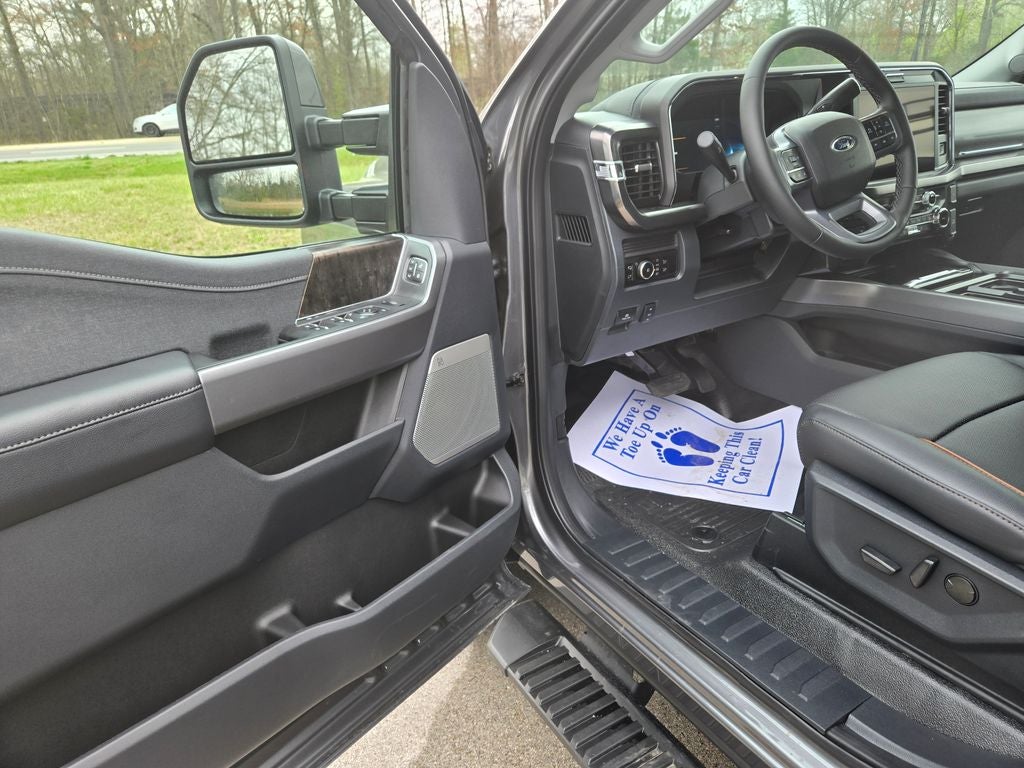 2026 Ford F-350SD Lariat DRW