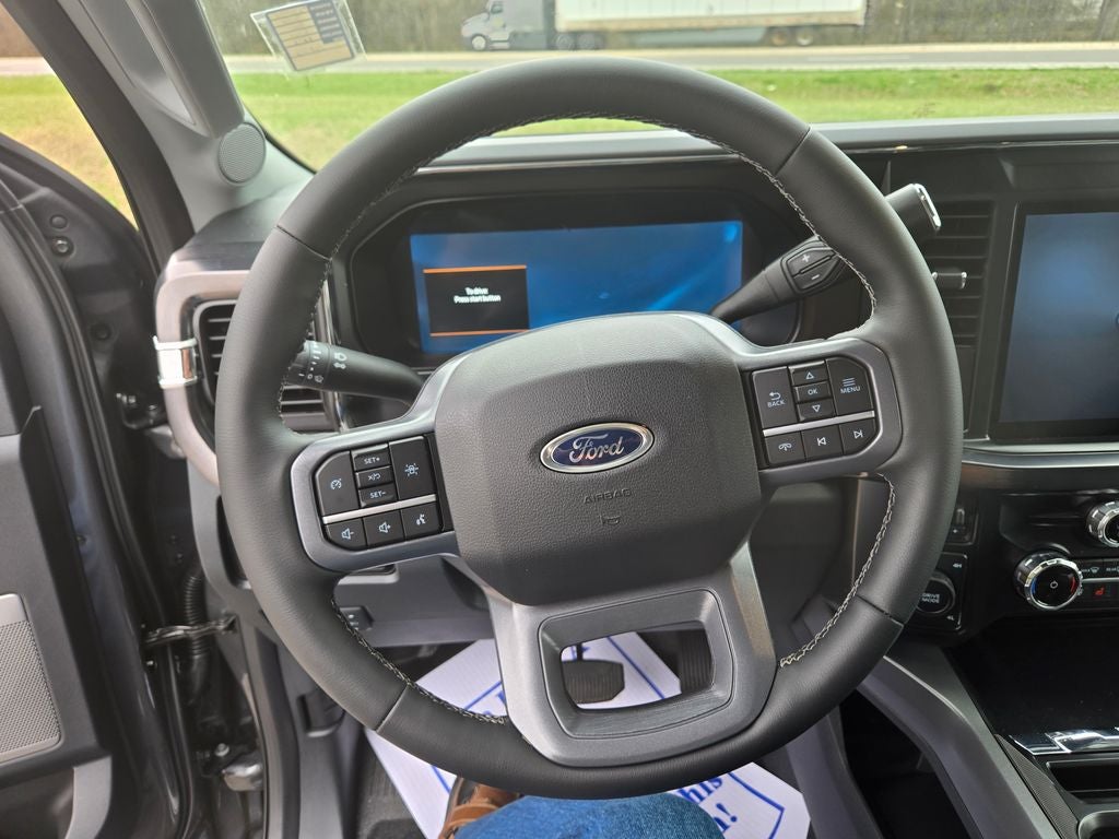 2026 Ford F-350SD Lariat DRW