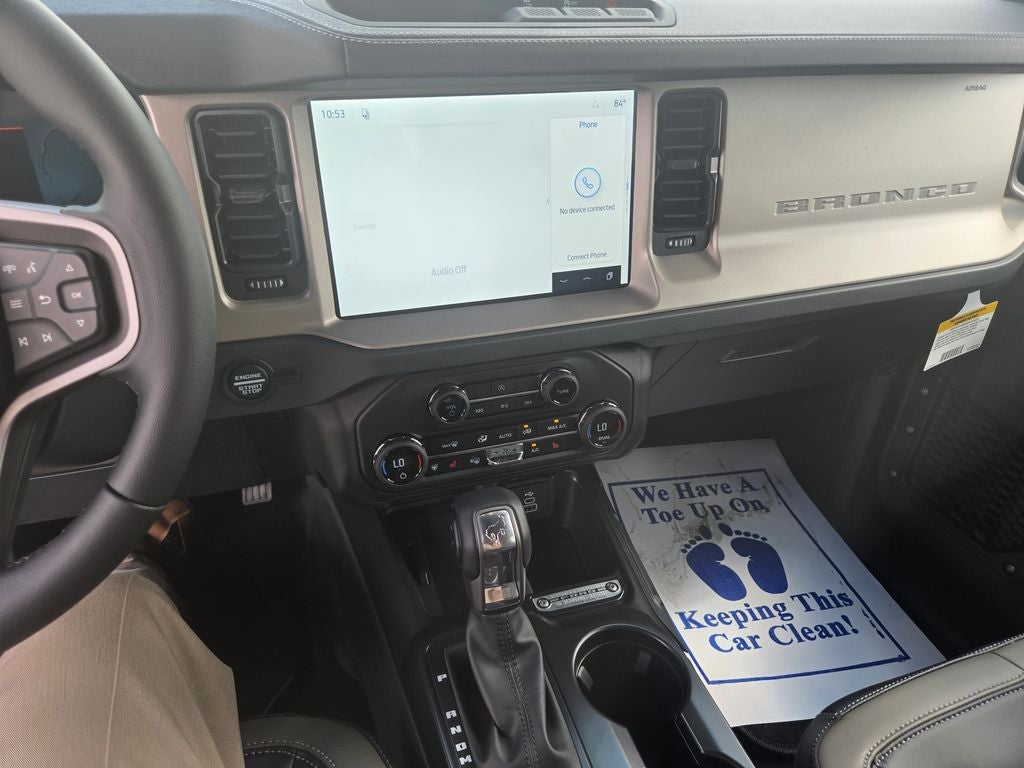 2026 Ford Bronco Outer Banks