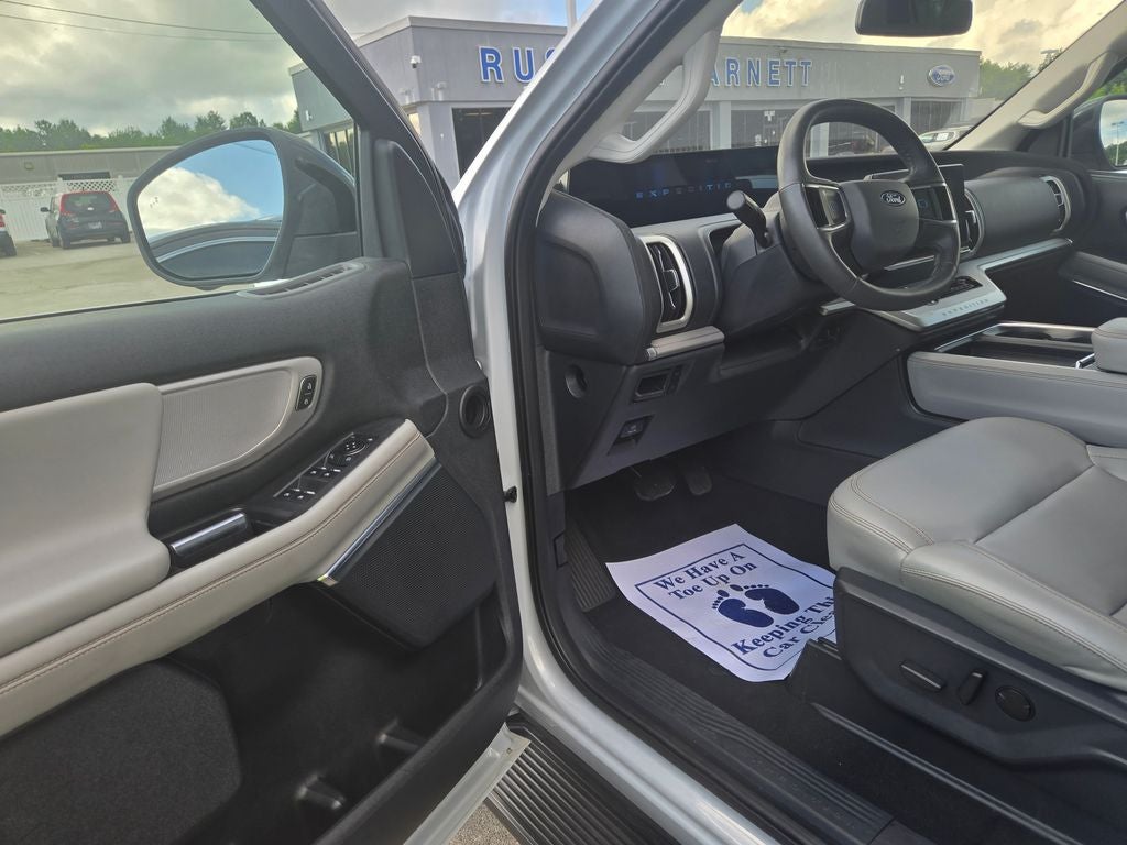 2025 Ford Expedition Max Active
