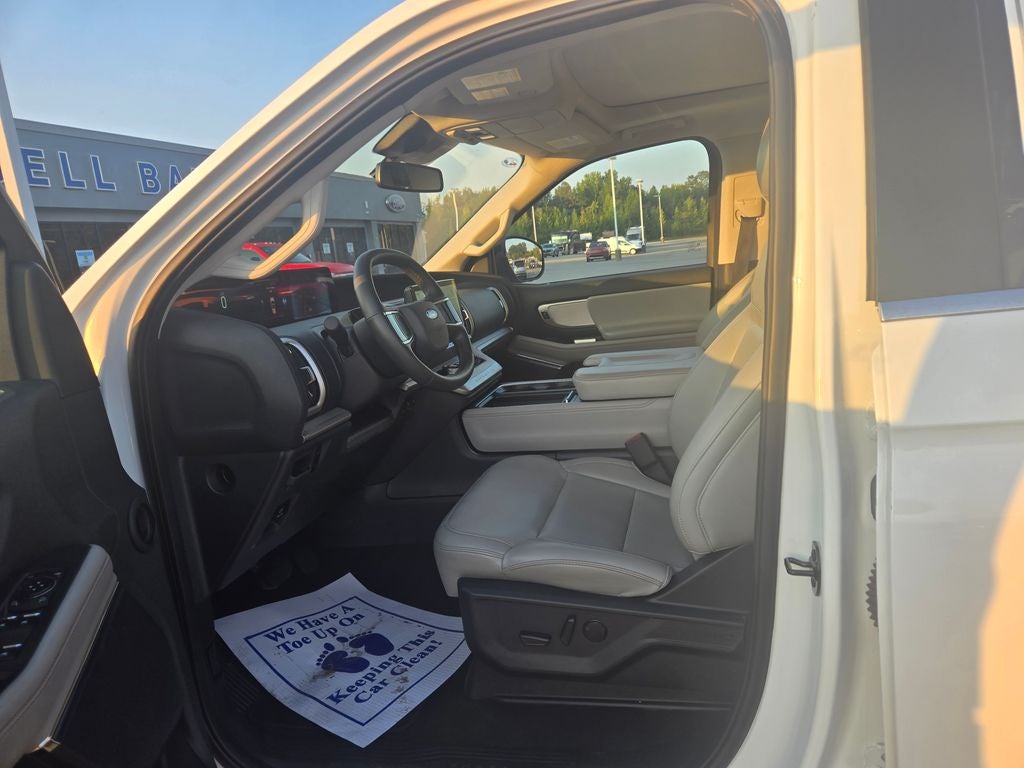 2025 Ford Expedition Max Active