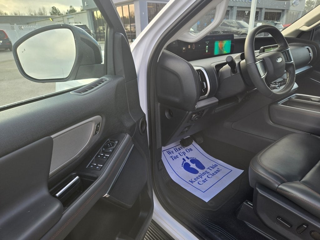 2025 Ford Expedition Active