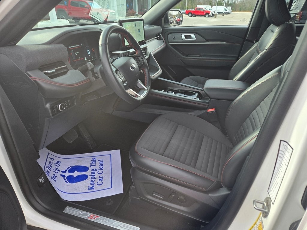 2025 Ford Explorer ST-Line