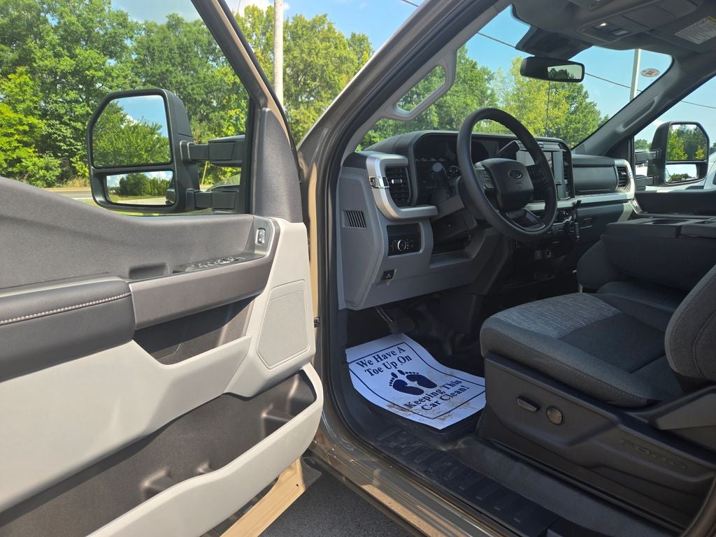 2027 Ford F-250SD XLT