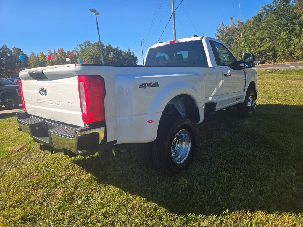 2027 Ford F-350SD XLT DRW