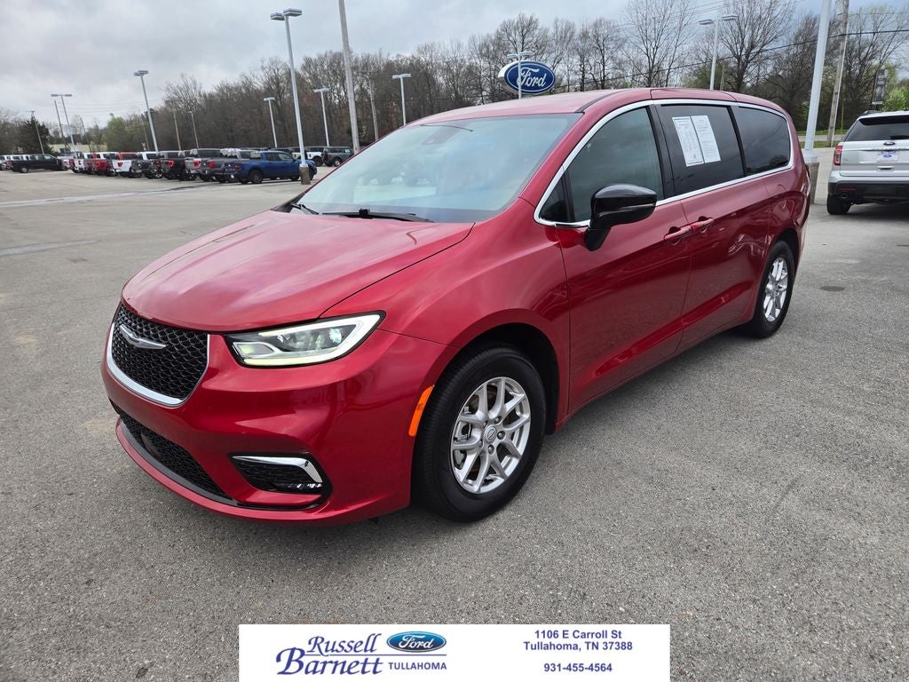 2025 Chrysler Pacifica Select