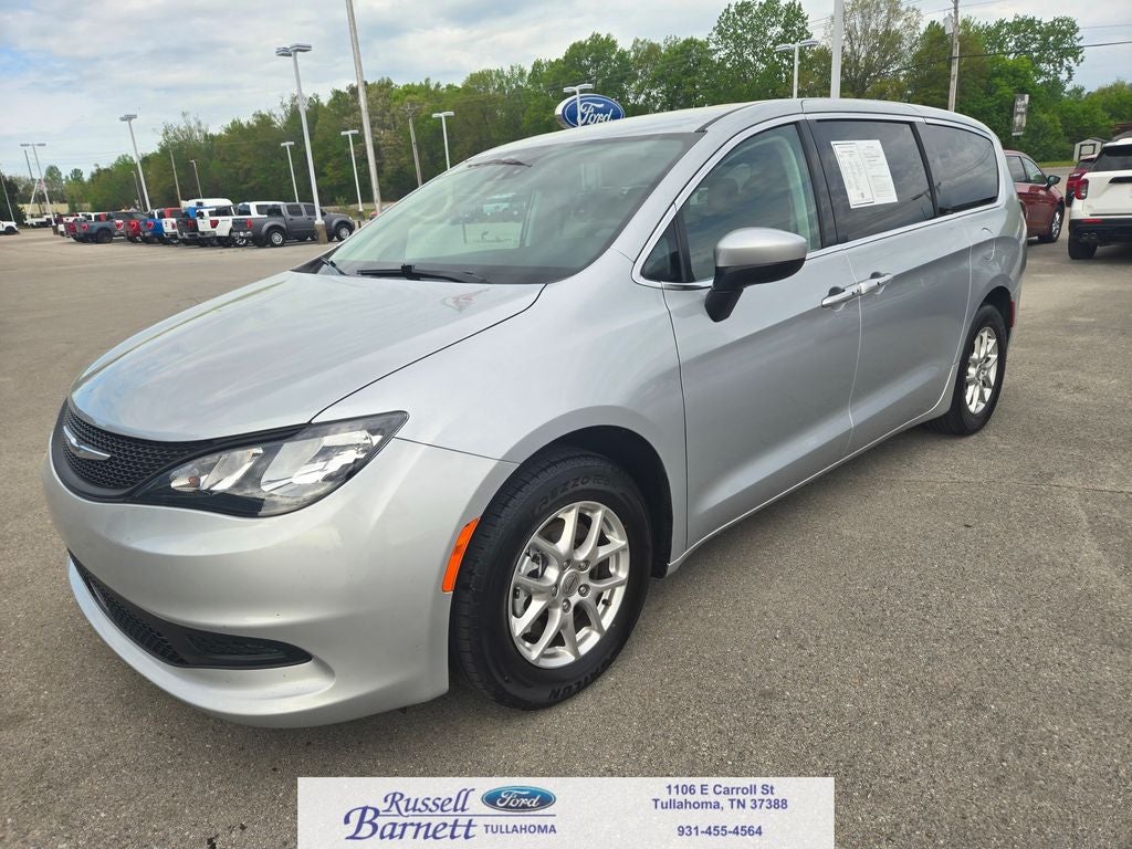 2023 Chrysler Voyager LX