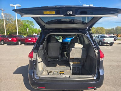 2014 Toyota Sienna XLE 8 Passenger